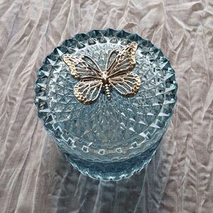 🌺 Exquisite Ice Blue Lead Crystal Covered Dish/Trinket Box